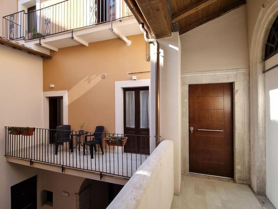 Casa Castello 63 Guest House LʼAquila Exteriör bild